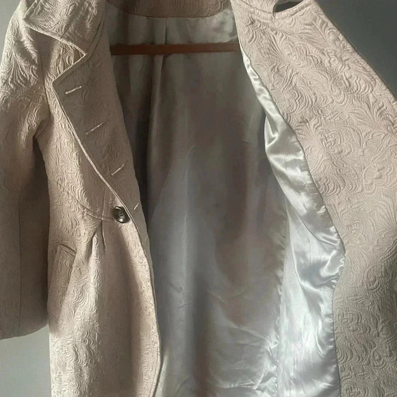 - Max Mara jacquard empire waist doubled breasted coat - Picture 9 of 14